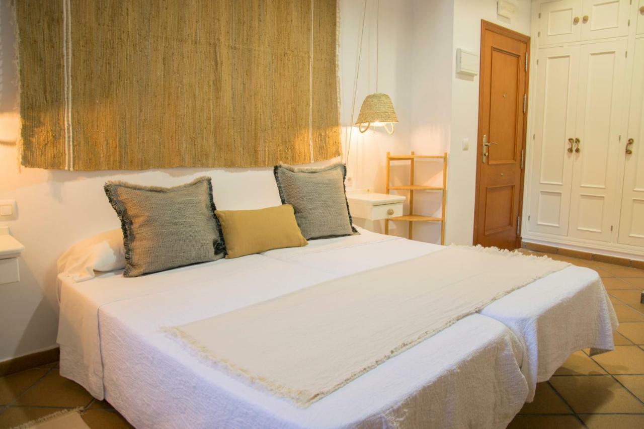 Hotel Mariantonia Chiclana de la Frontera Bagian luar foto