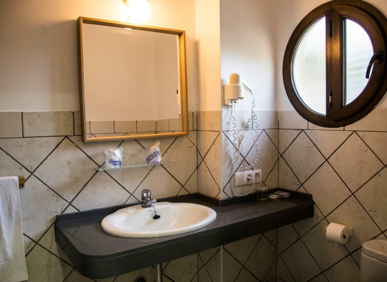 Hotel Mariantonia Chiclana de la Frontera Bagian luar foto